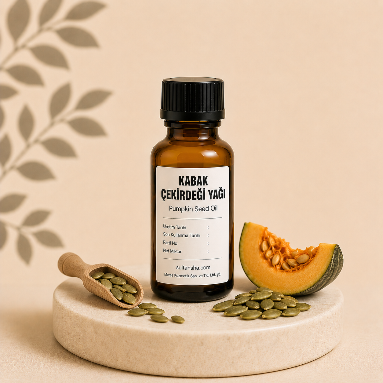 Kabak Çekirdeği Yağı (Pumpkin Seed Oil) cilt ve saç bakım ürünlerinde kullanılan bitkisel yağ.