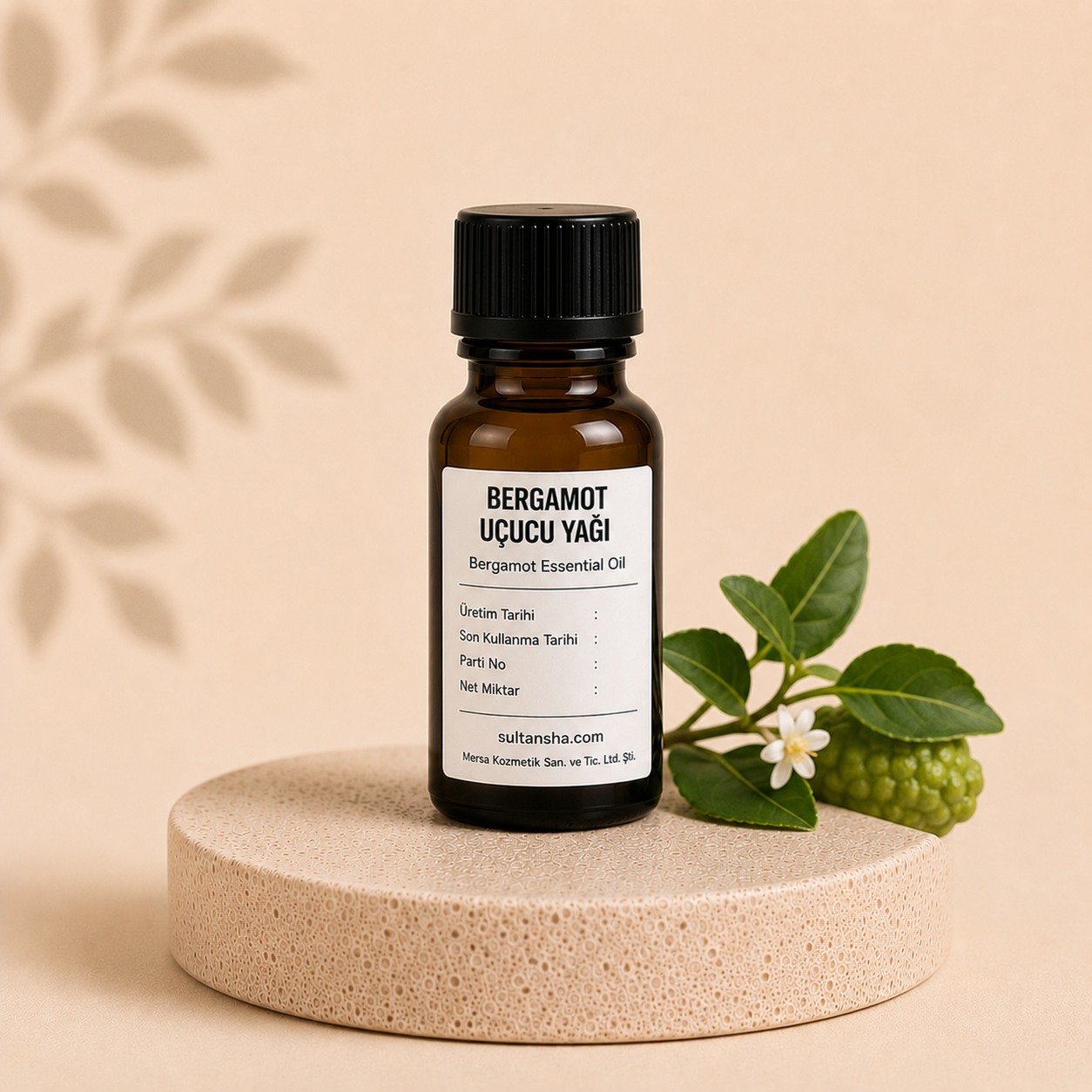 Bergamot Uçucu Yağı (Bergamot Essential Oil) cam şişede sunulan %100 saf doğal uçucu yağ.