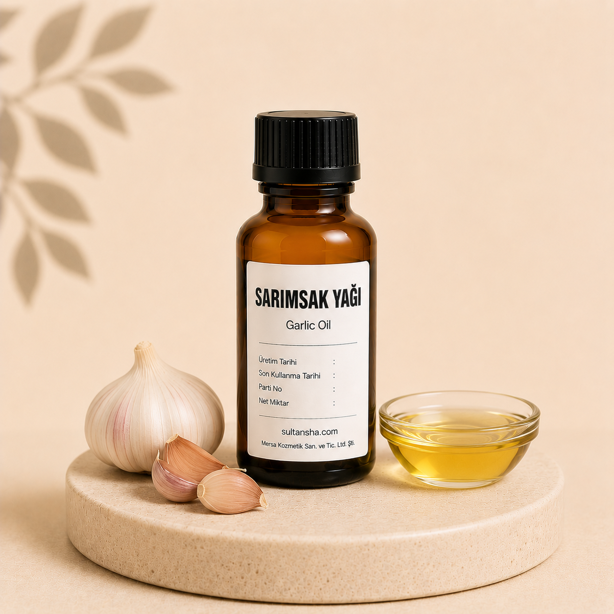 Sarımsak Yağı (Garlic Oil) saç ve cilt bakımında kullanılan bitkisel maserasyon yağı.